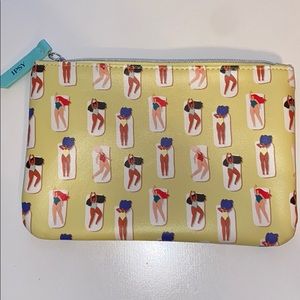 Women on the beach Ipsy bag!